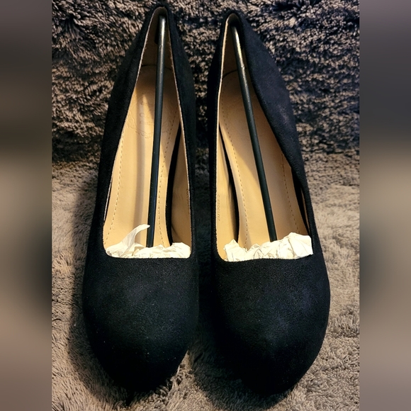 NIB Ollio Black Cheetah Platform Heels - Picture 2 of 4